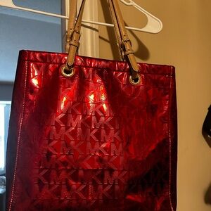 Red shoulder tote
